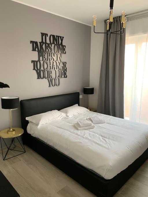 Trilocale Con Vista E Due Bagni Vicino Citylife Milan