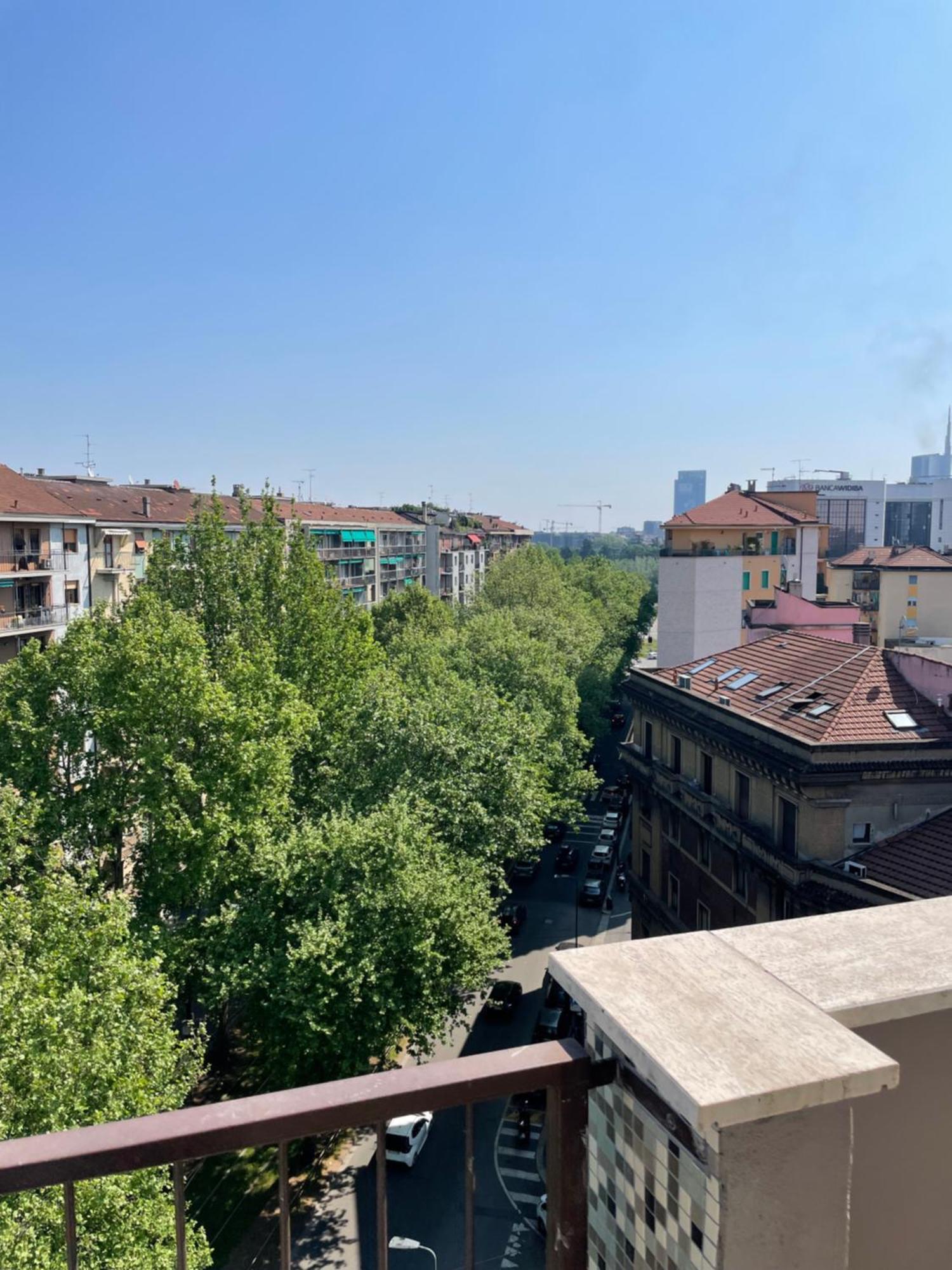 Apartment Trilocale Con Vista E Due Bagni Vicino Citylife Milan